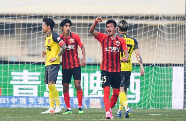 B体育官方网站-海港集结在安静中“抢票” 选帅进入关键期要刮西风