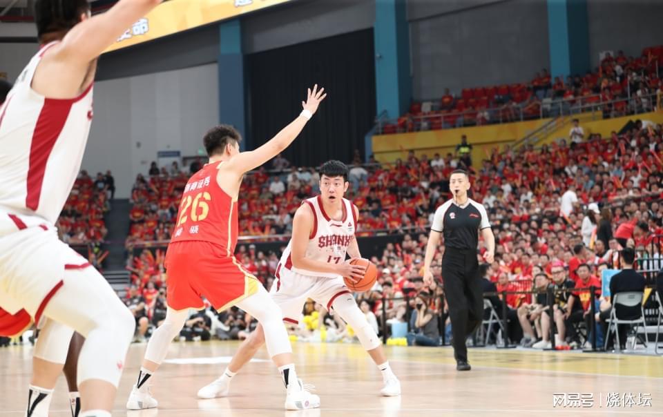 B体育首页-CBA四强出炉：卫冕冠军2-1逆转山西，胡金秋15分率队晋级
